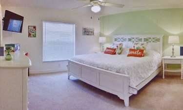 Schlafzimmer  1